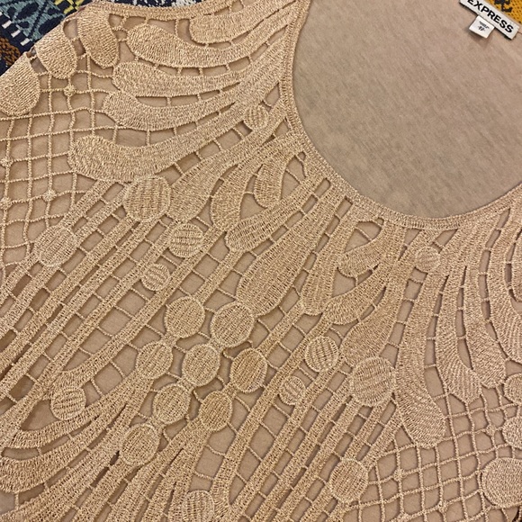 Top - Picture 2 of 2